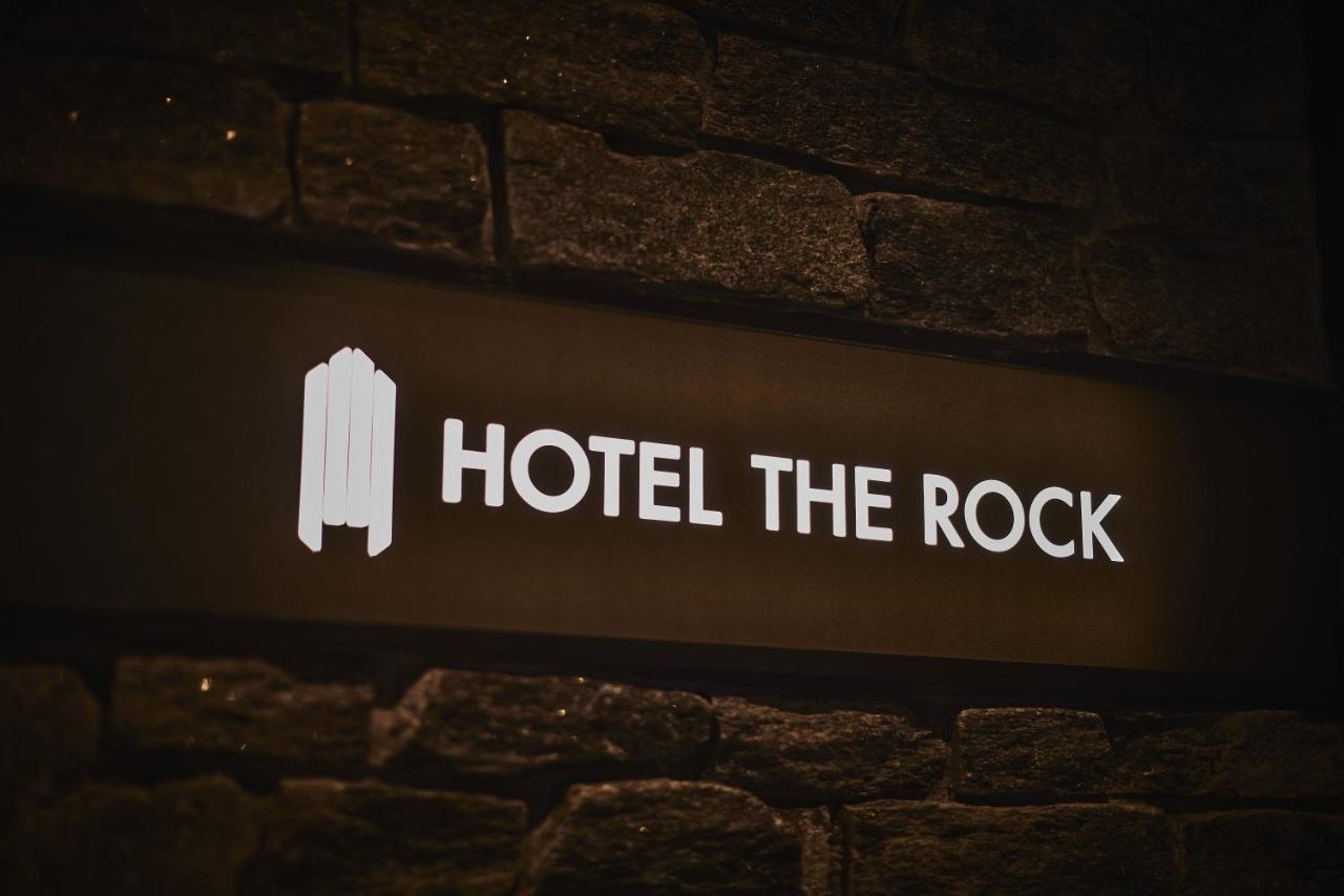 Hotel The Rock Осака Екстер'єр фото